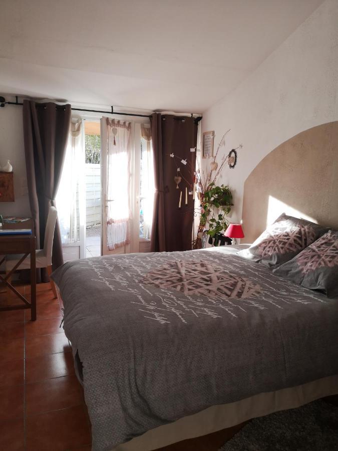 Bed and Breakfast La Colombe Tourrettes Exteriér fotografie